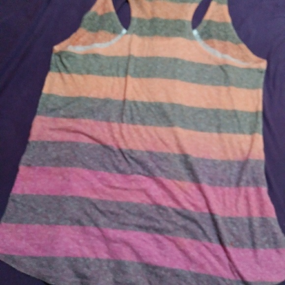 🎁FREE WHEN BUY 2 ITEMS!!🎁Arizona racerback tank. - Picture 2 of 2